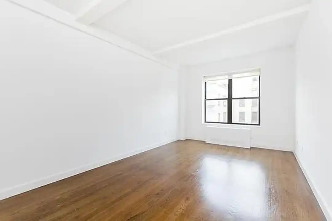 212 W 91st St – pohled 3
