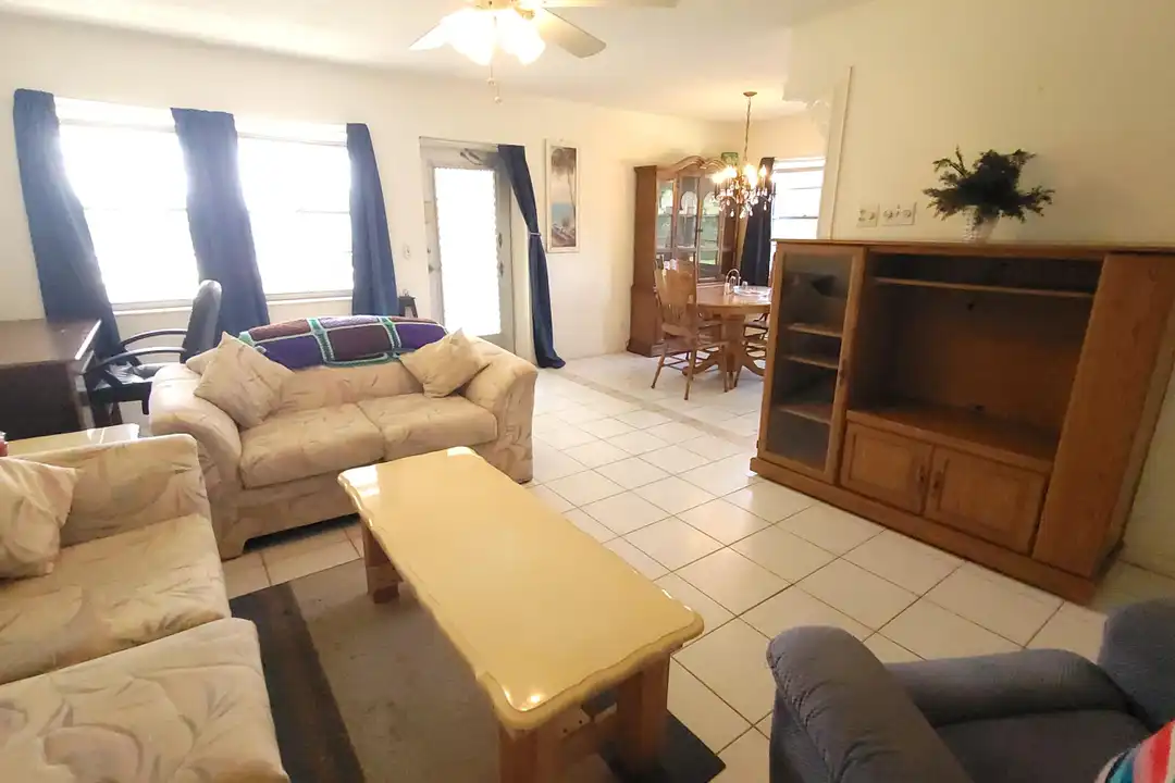 147 Bedford F unit F - More