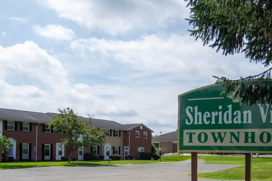 1626 Williamsburg Ln E – photo 1