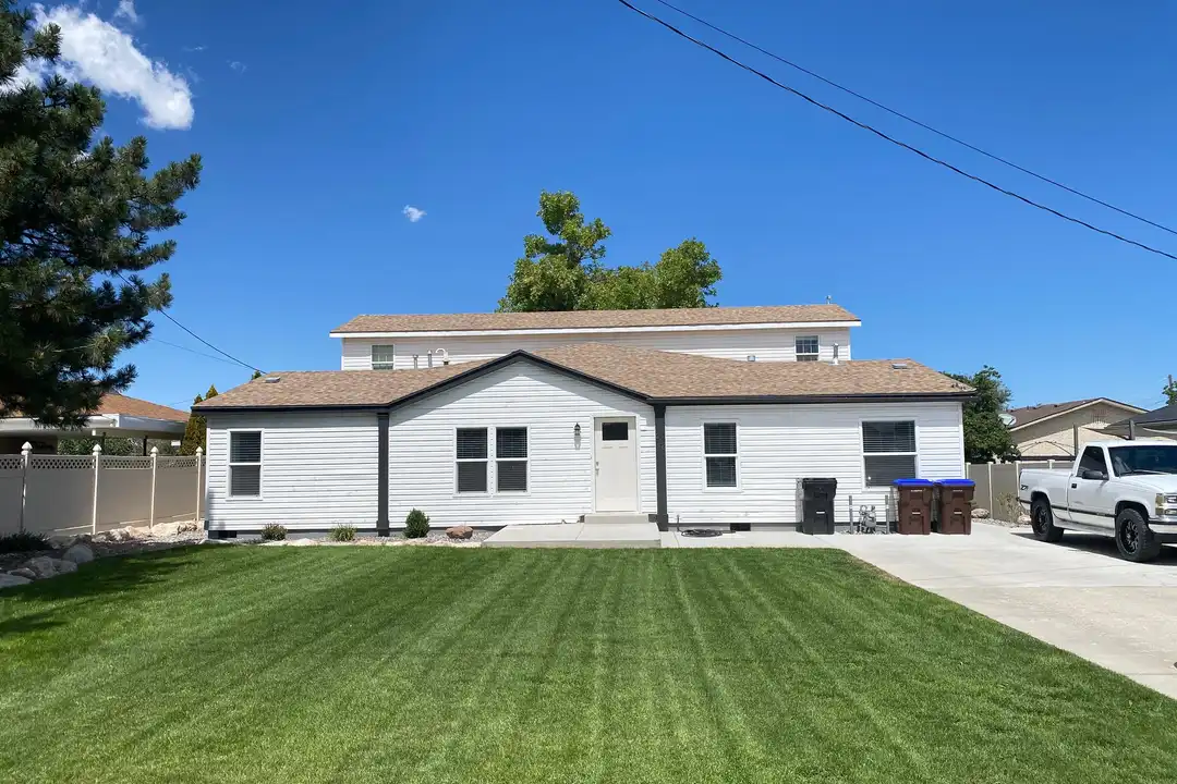 216 W Apple St unit 1 – photo 1 of 15
