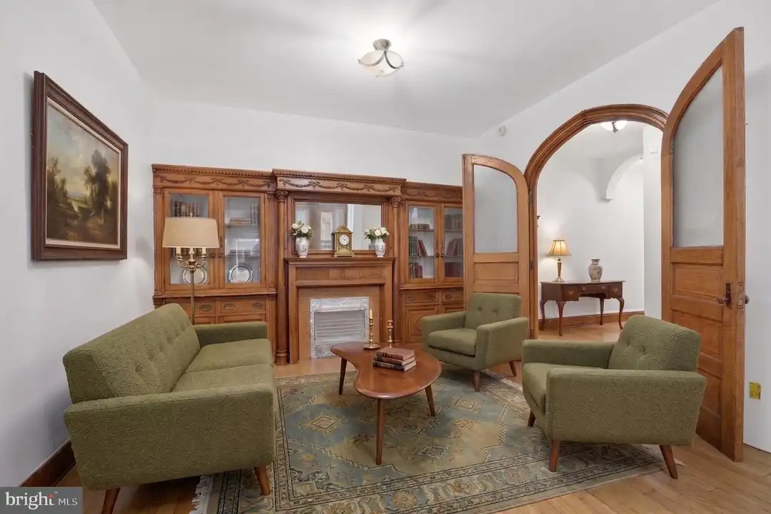 4011 Pine St – photo 1