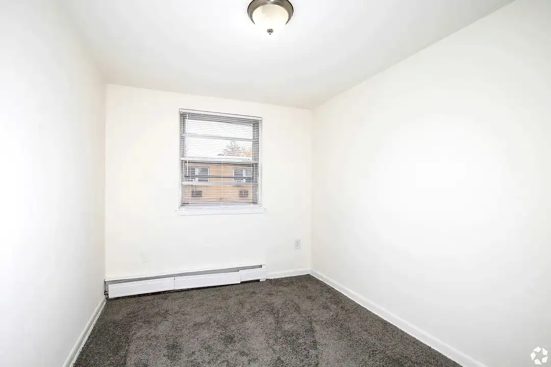 Karen Court Apartments – photo 1 of 13