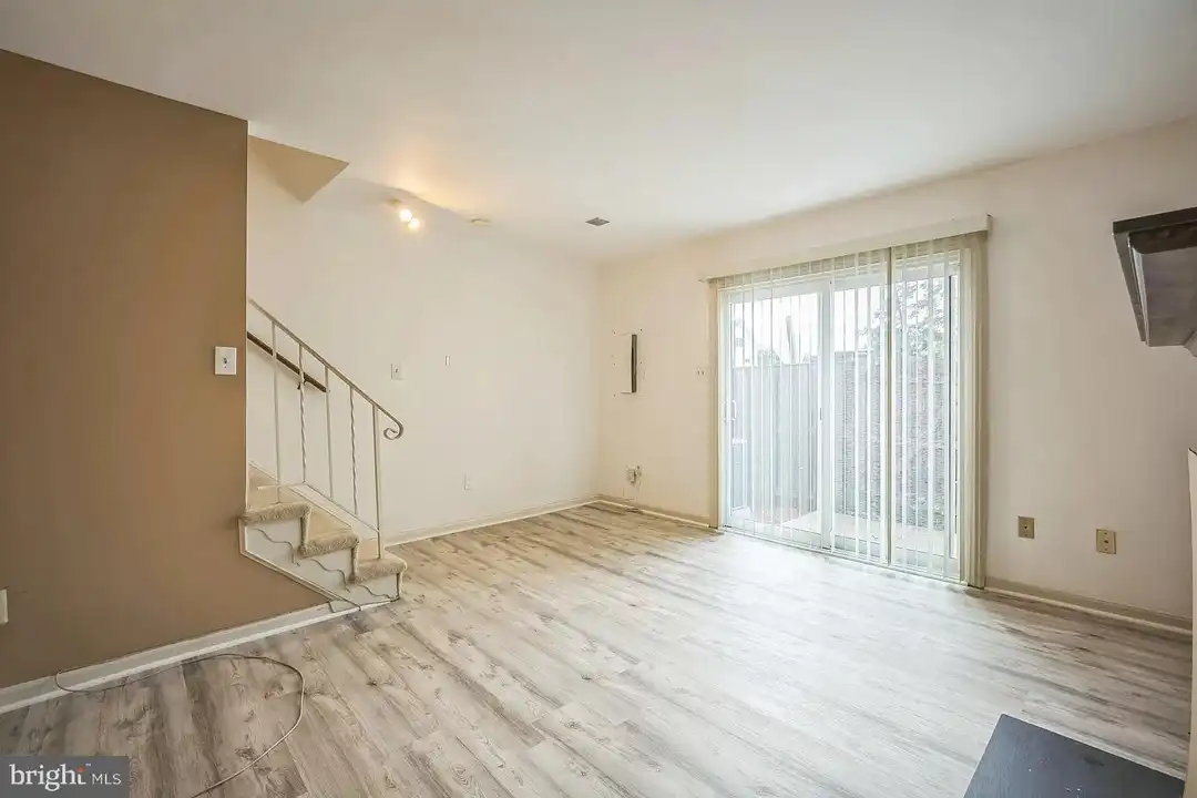 948 S Rolfe St - View 2