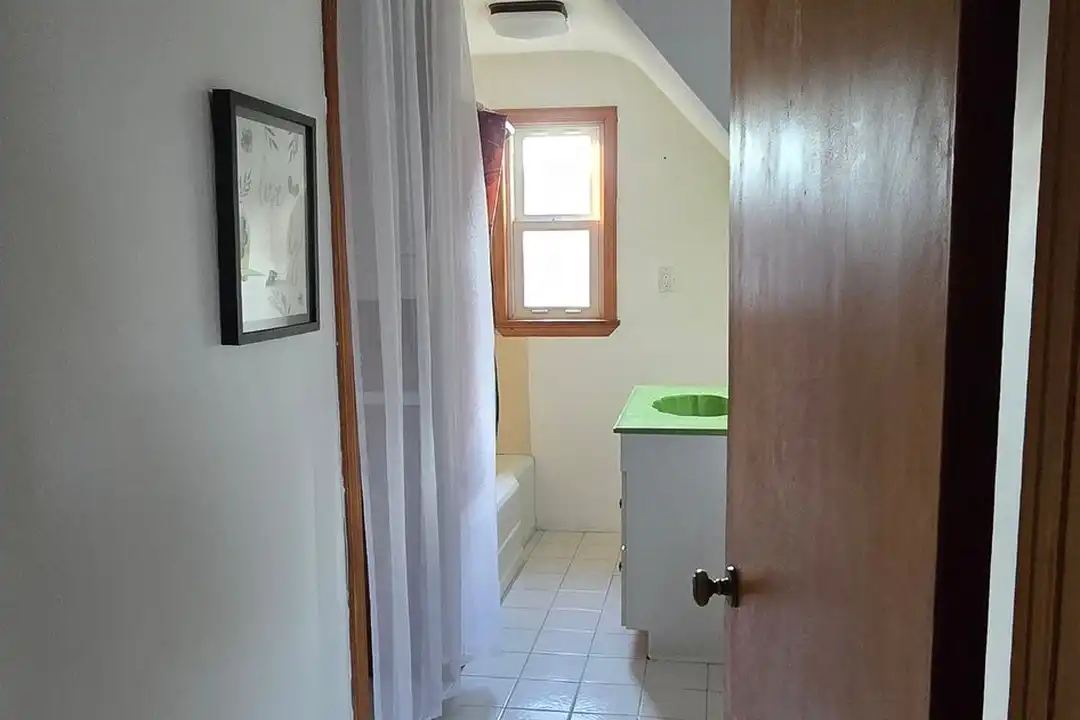 2151 Lake Ave unit 2nd Floor - More