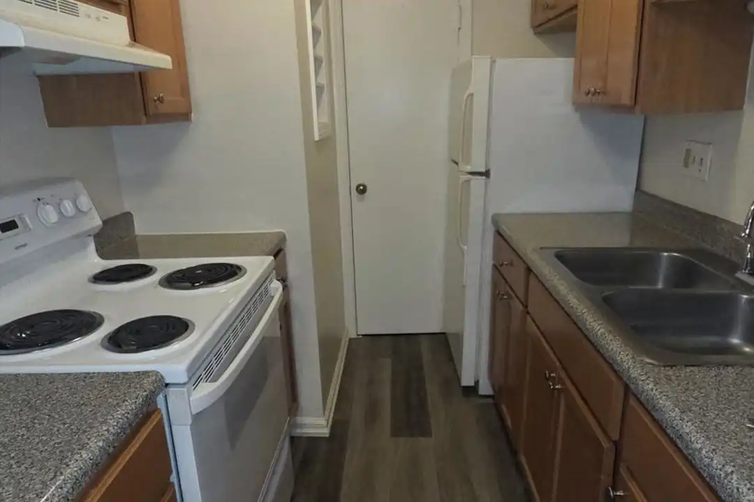1210 Valley Hill Dr – photo 1