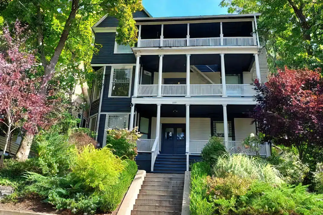 109 Dewitt Pl unit 5 – photo 1