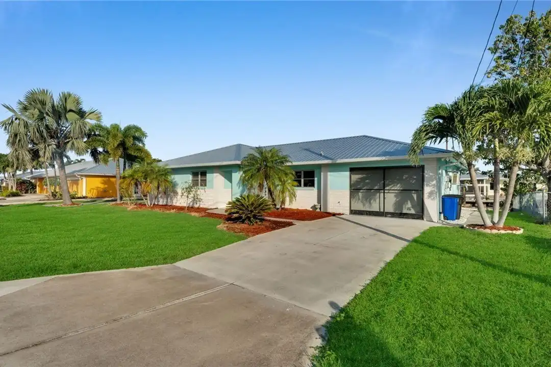 2758 Bruce St - View 3