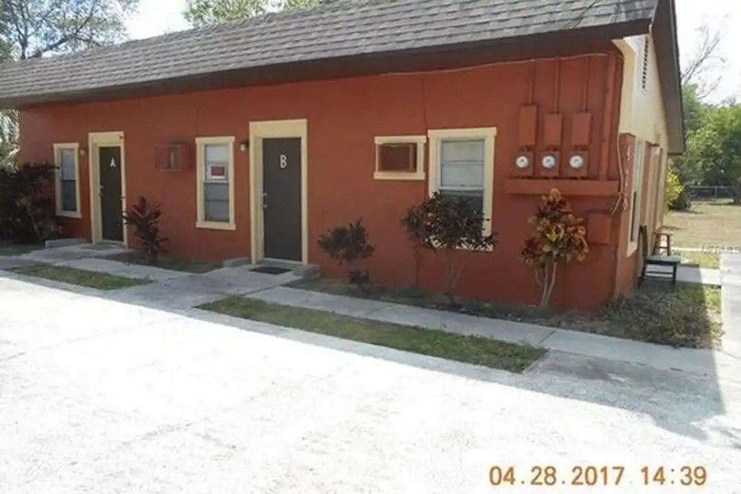 428 Ave E SE unit C