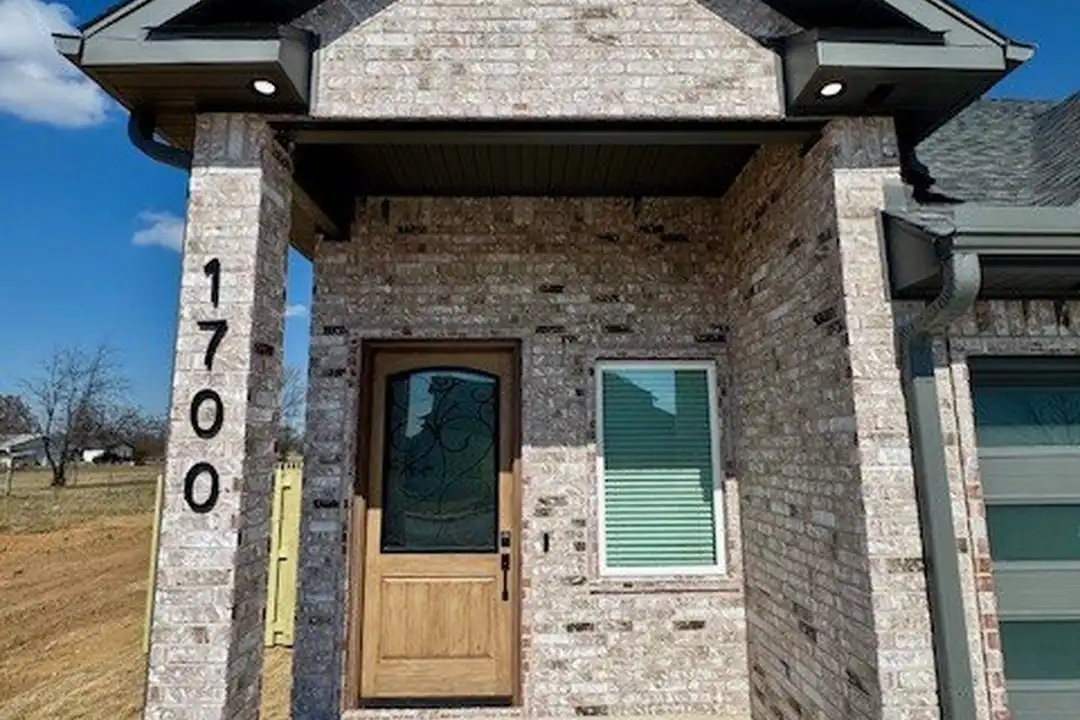 1700 Jensen Ave - View 4