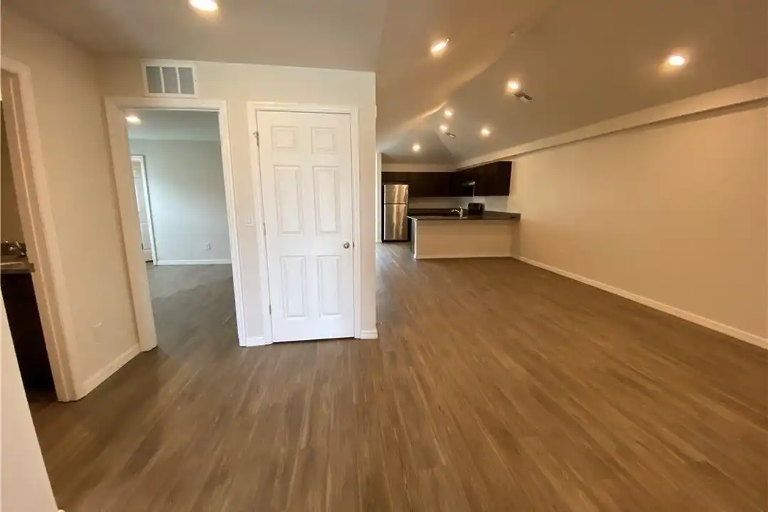 604 Skyline Blvd - View 4