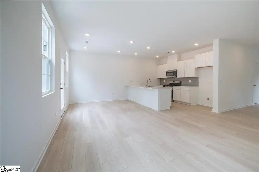 124 Selton Pl - View 6