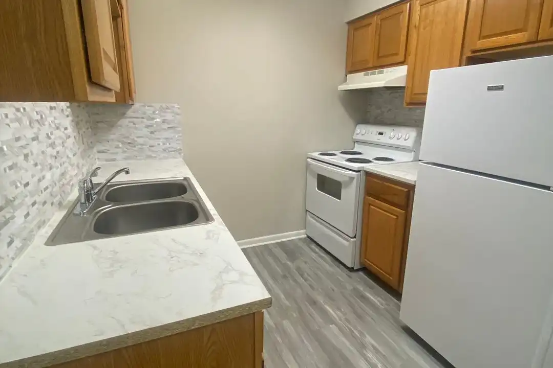 6838 Cantrell Rd unit K12 - View 4