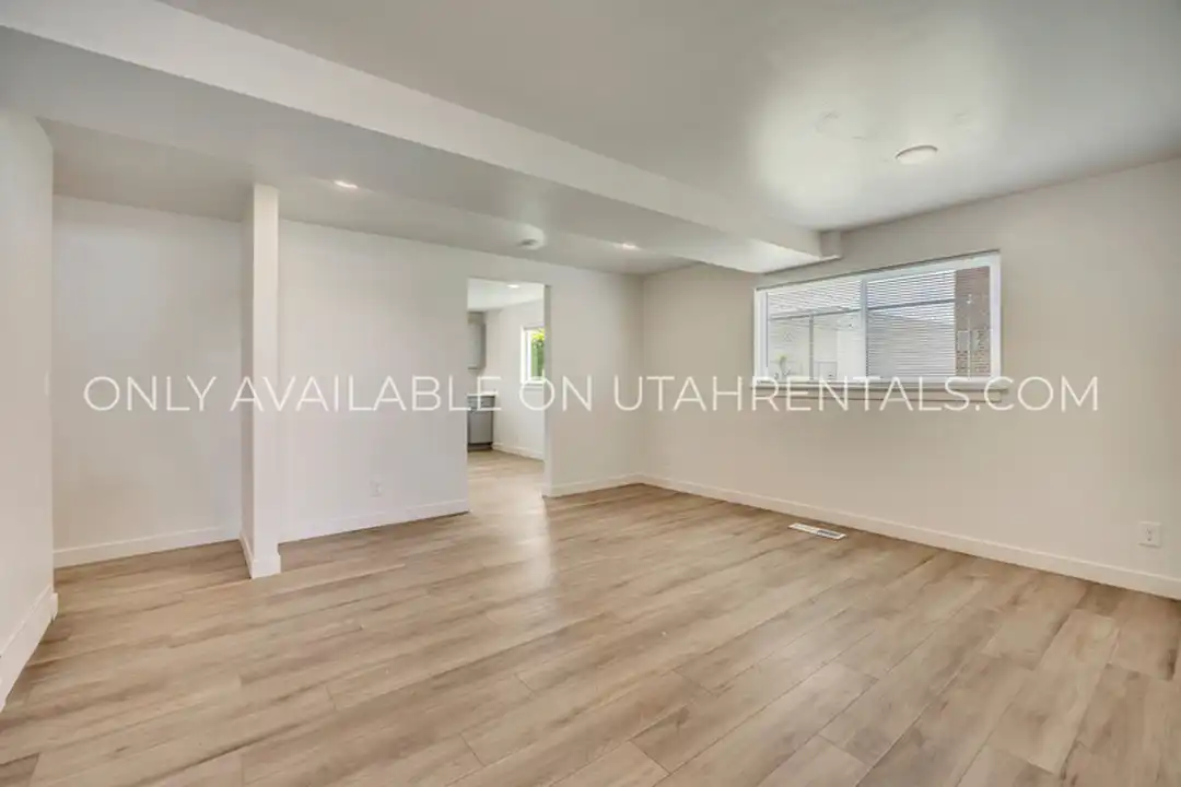 1535 S 450 E - View 4