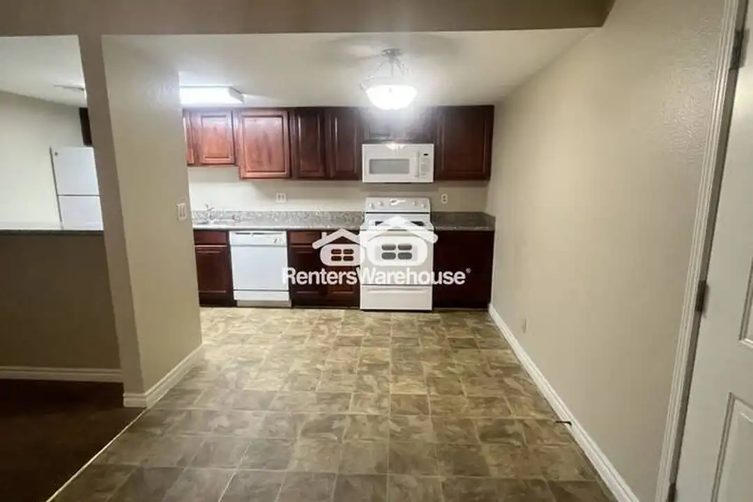 Apartment in Spring Valley, Bella Vita Condominiums, Flamingo Heights - More