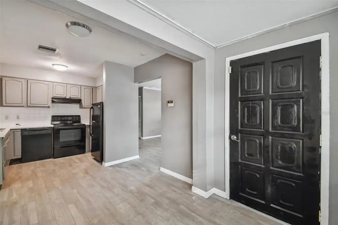 1921 W State St – pohled 3