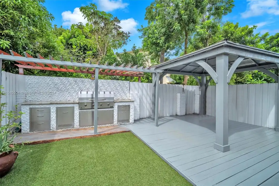 House in Pompano Beach - View 3
