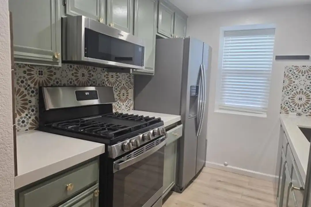 74800 Sheryl Ave unit 1-1 - More
