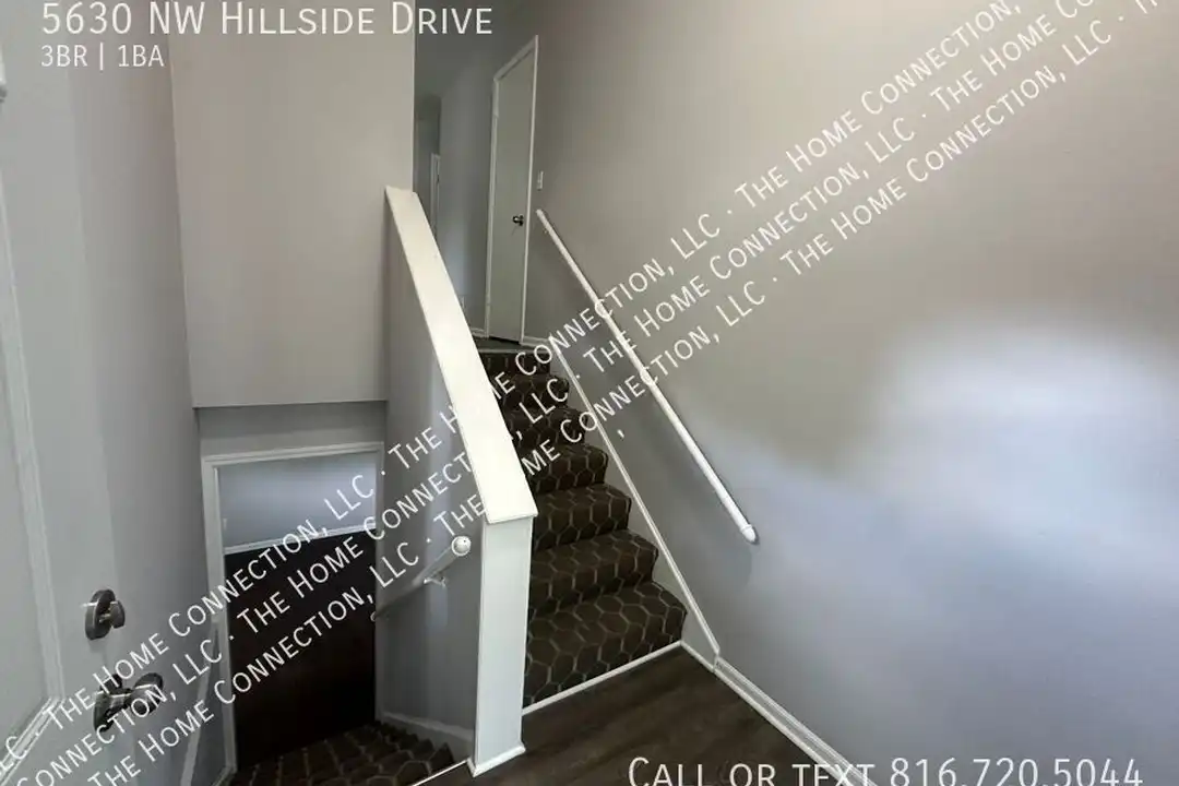 5630 NW Hillside Dr - View 3