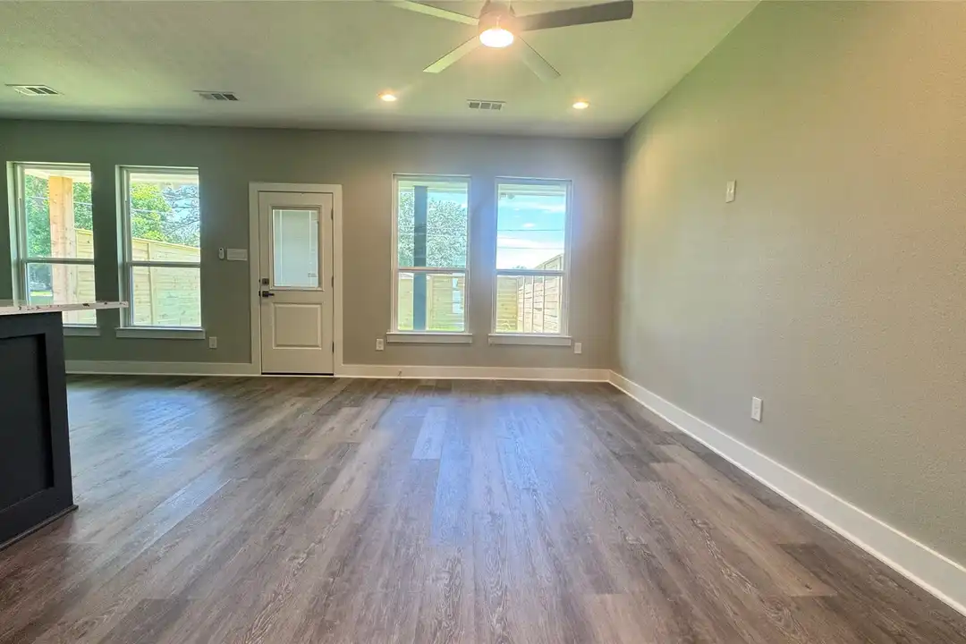 700 Ebenezer Ln - View 2