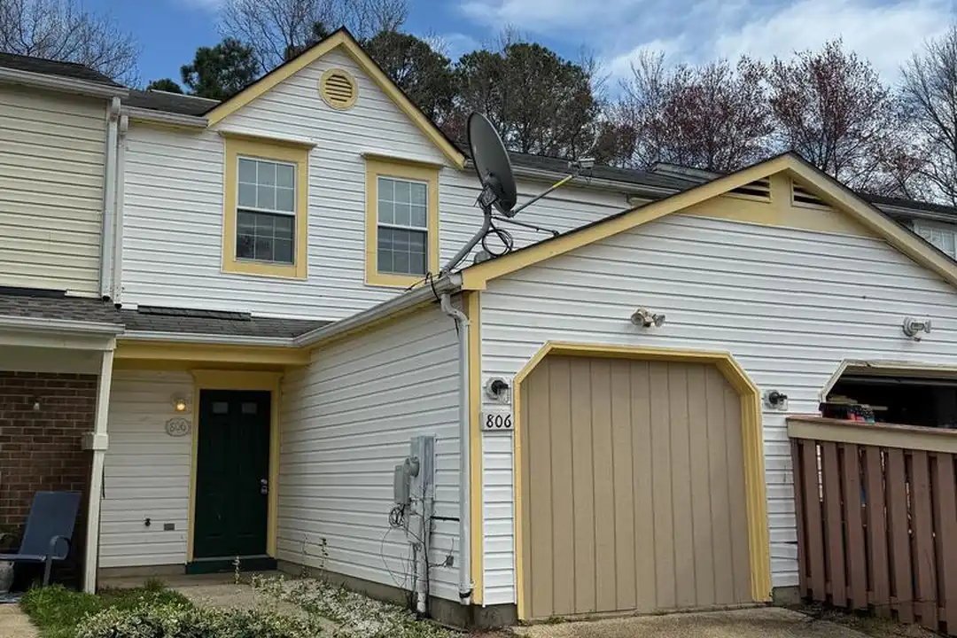 46363 Columbus Dr unit 806 – photo 1 of 7