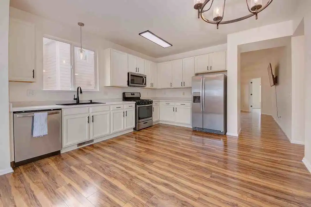 7518 Stephenville Rd unit NA - View 4