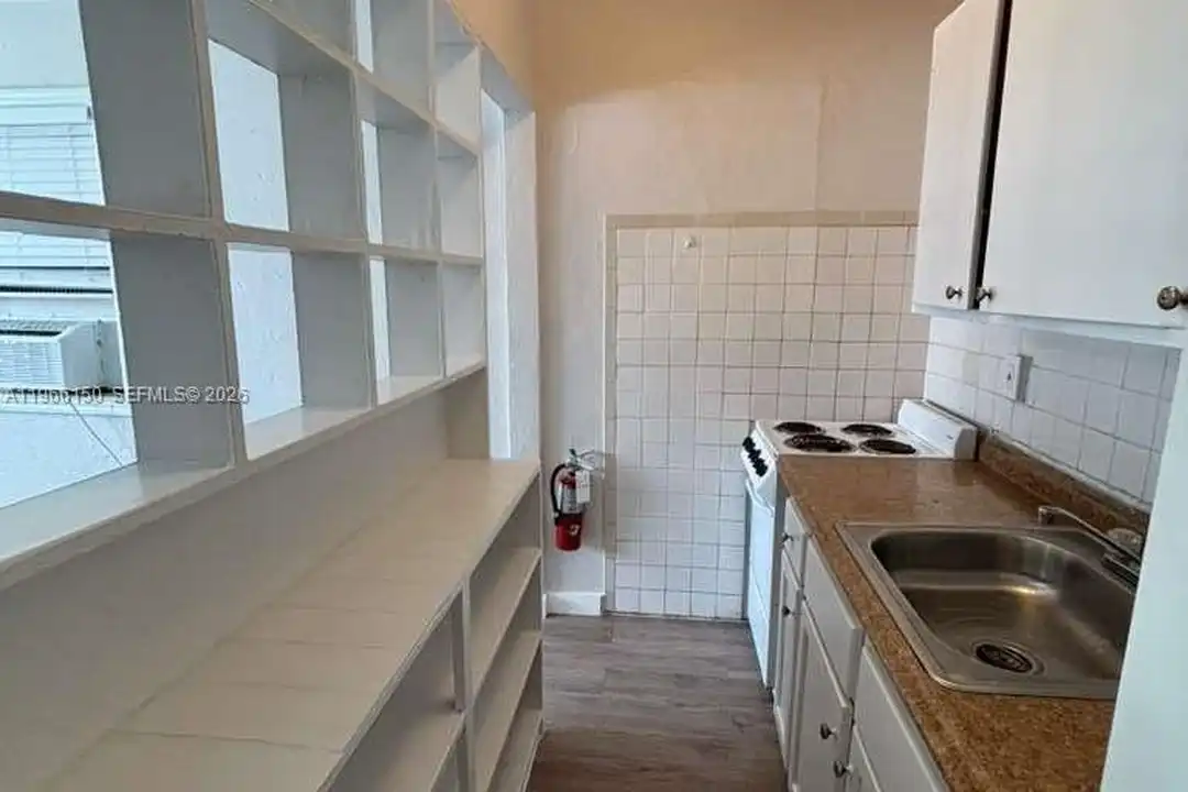 301 Sharar Ave #4 - View 5