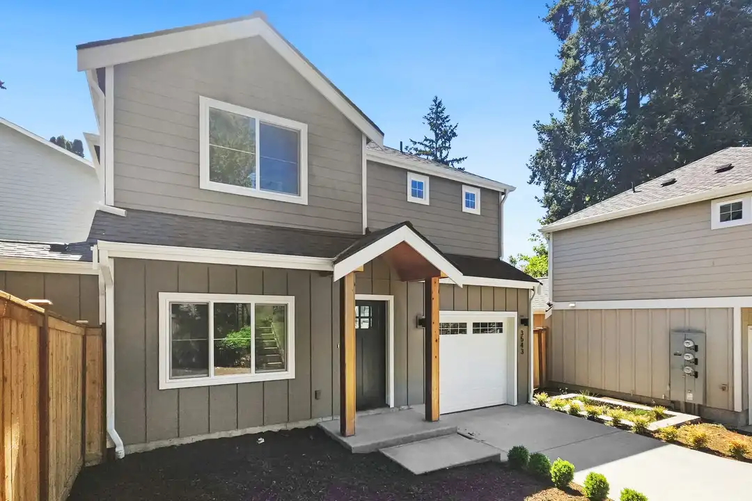 3543 NE 145th St - View 2