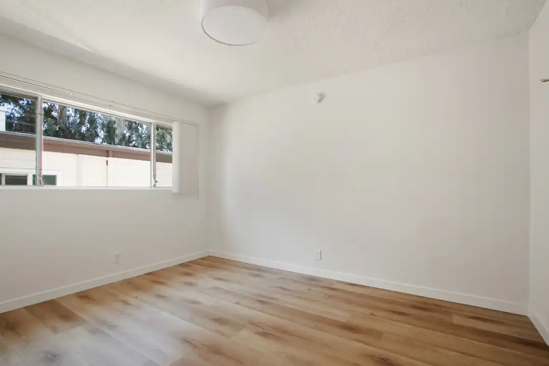 11615 Darlington Ave unit 09 - More