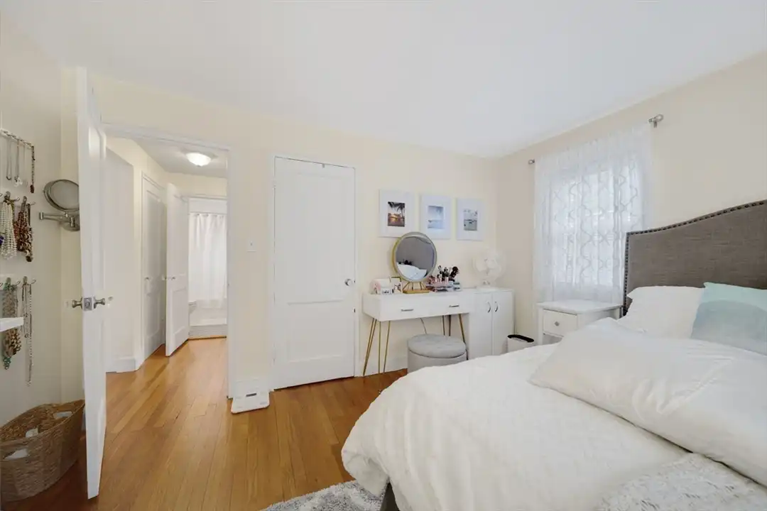 932 Massachusetts Ave unit 3 - View 4