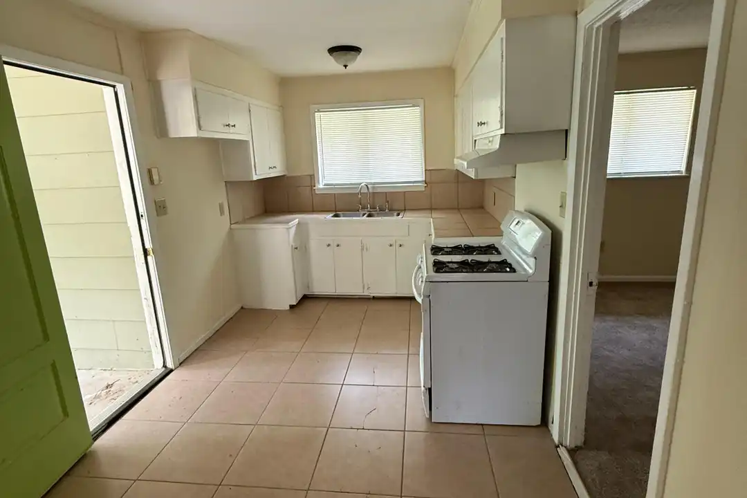 1326 Cadillac Dr - View 2