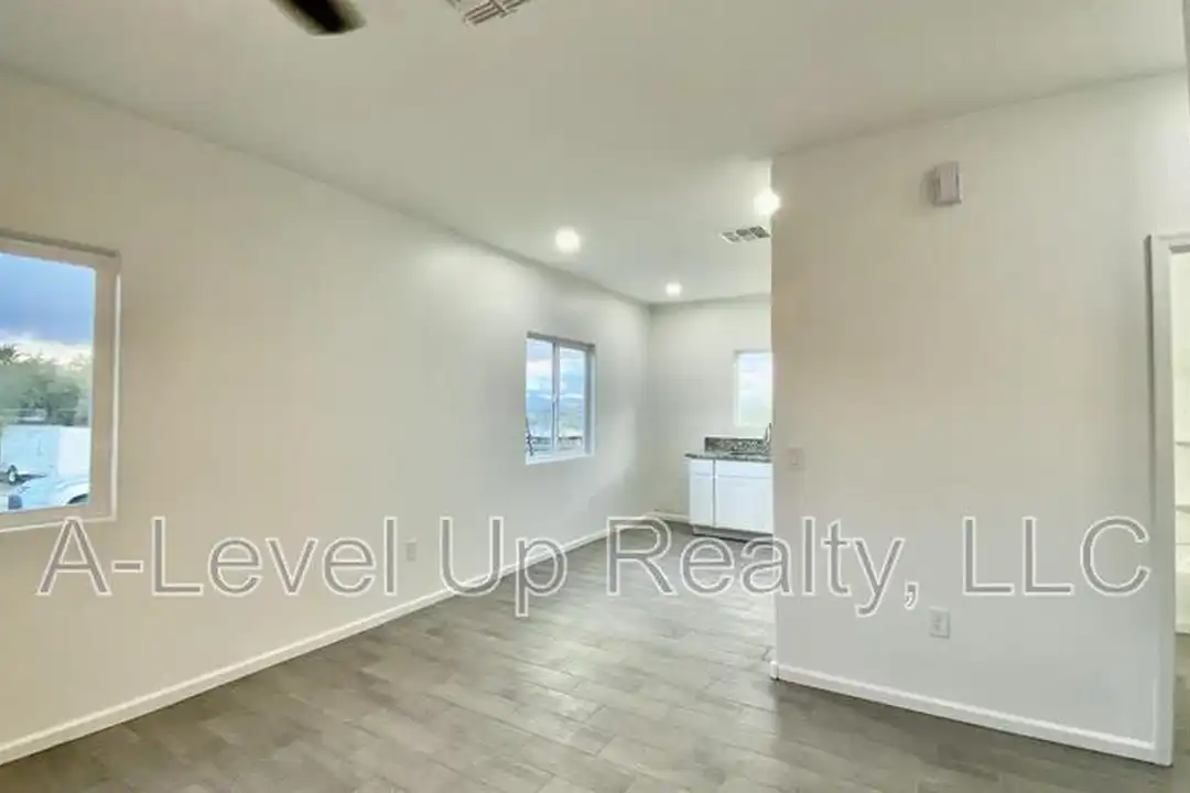 1310 S San Jacinto Dr unit 1 - View 6