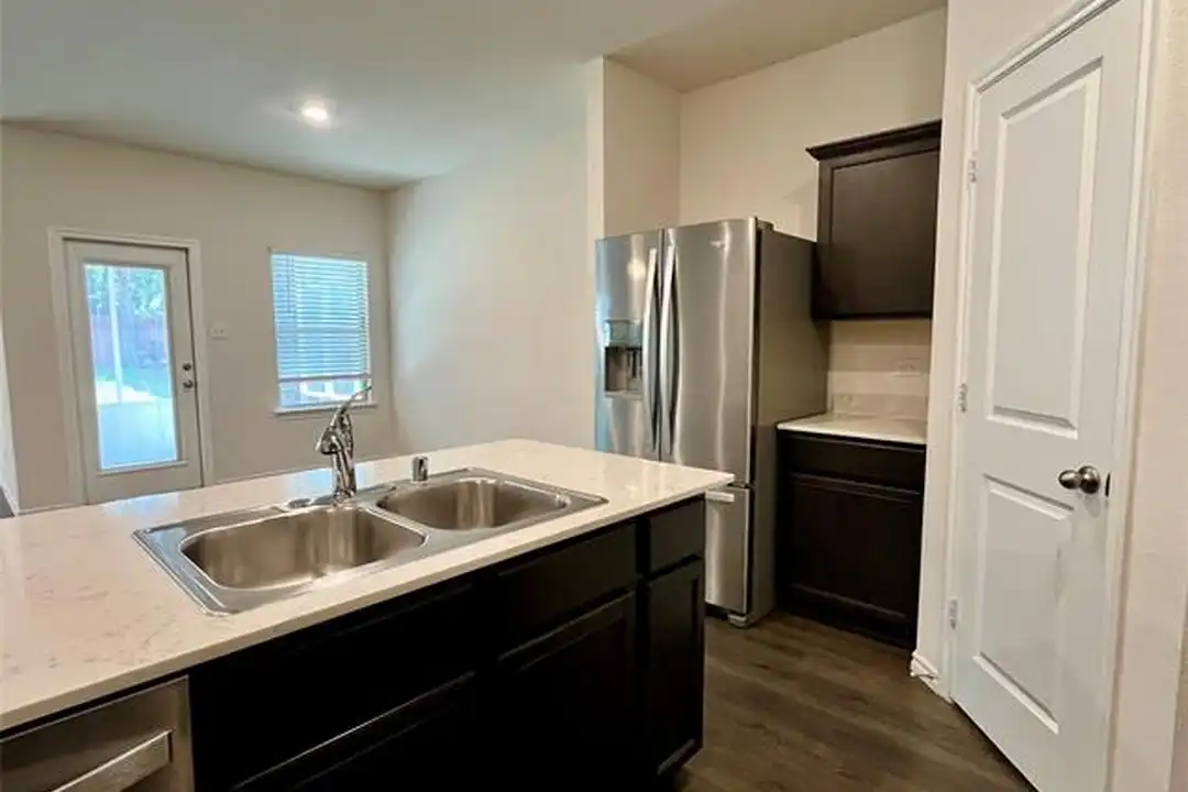 2304 Lattimore St - View 4