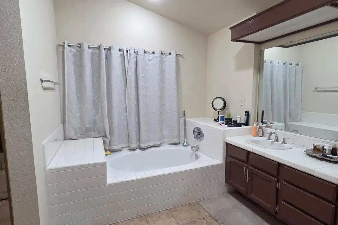 1500 Devonshire Dr - View 2