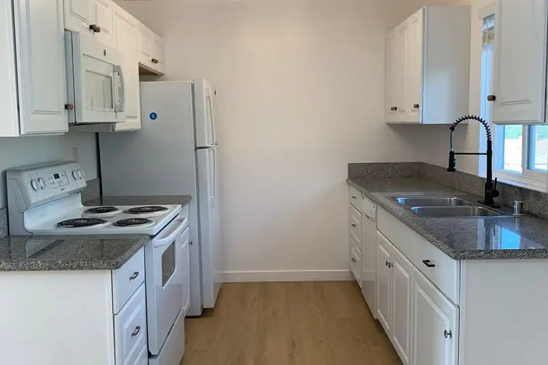 Apartment in San Diego - View 3