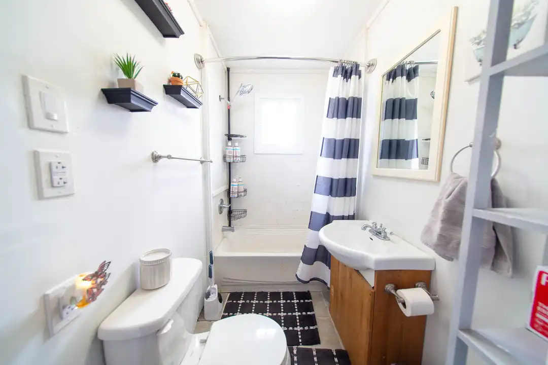 2712 Broad St - View 6
