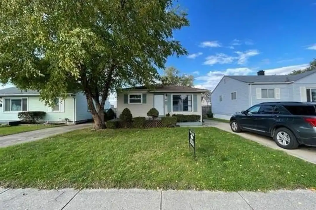 47 E Barrett Ave – photo 1