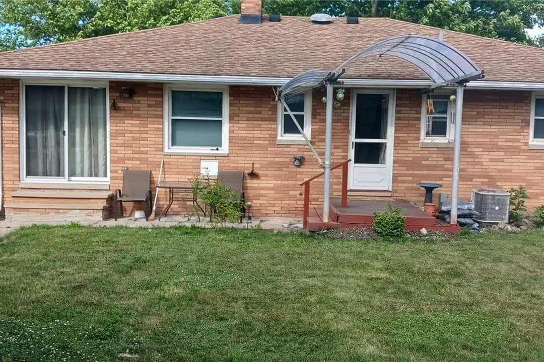 6894 Lalemant Dr – photo 1