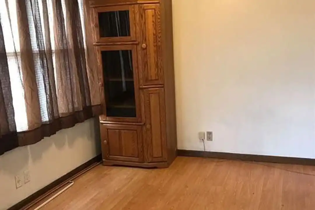 1724 Harmont Ave NE – photo 1