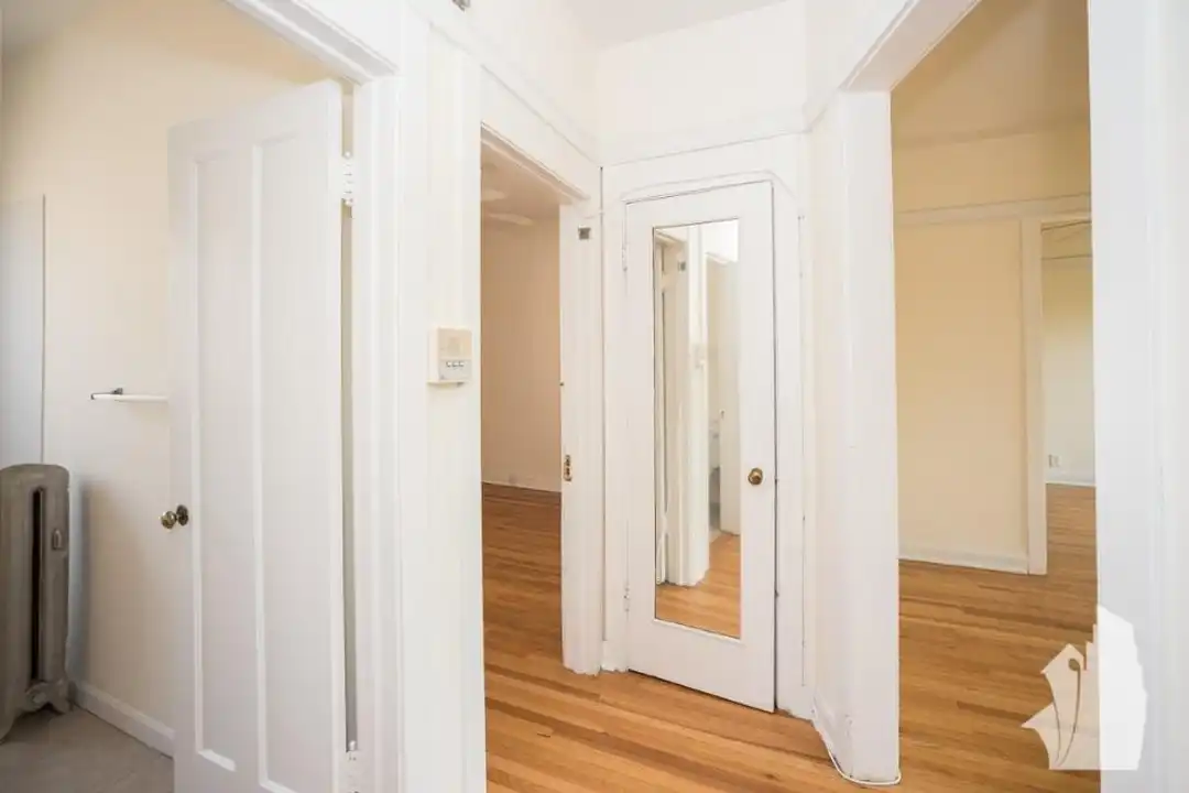 5115 N Winchester Ave unit 1 - View 2