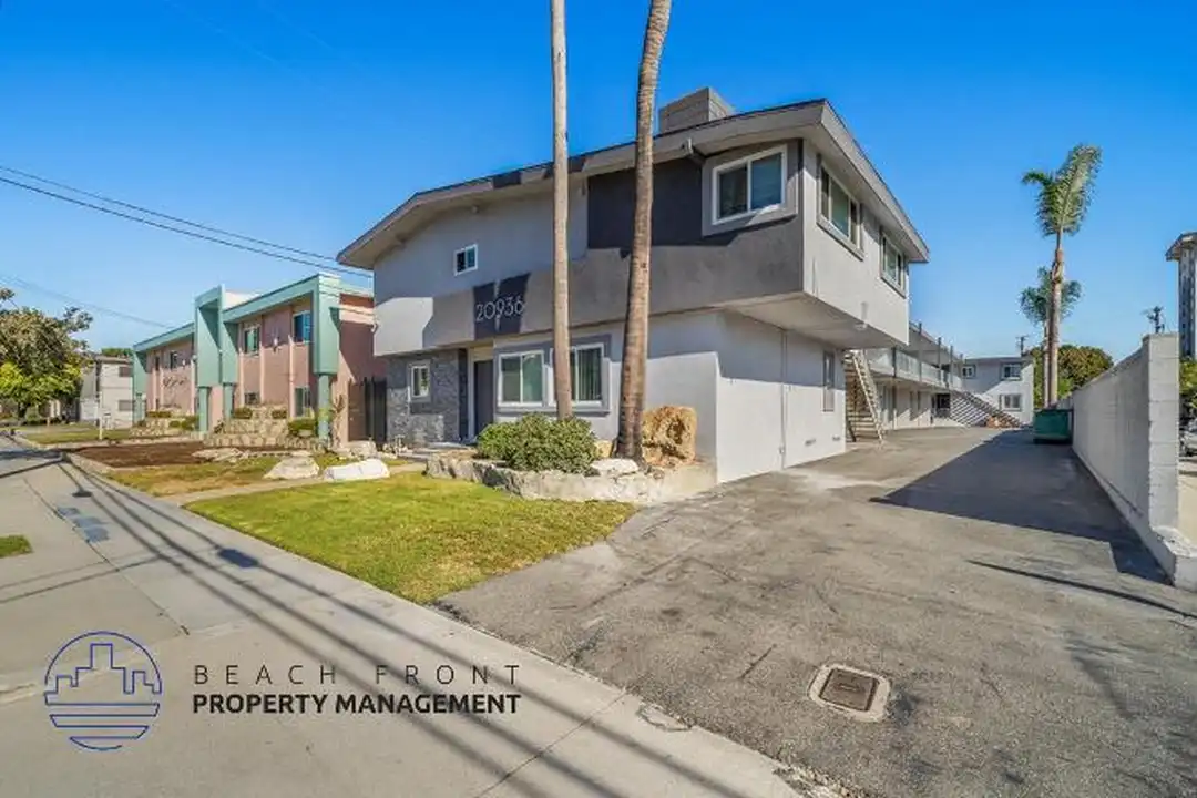 Apartment in Torrance - View 2