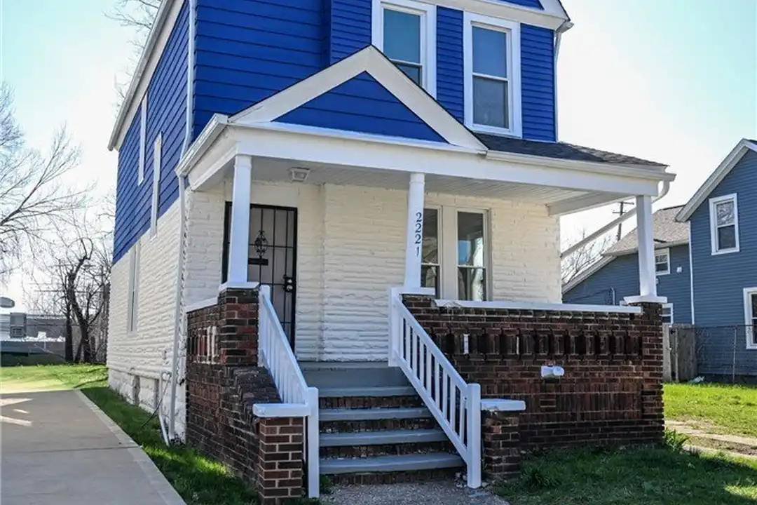 2221 E 97th St – photo 1