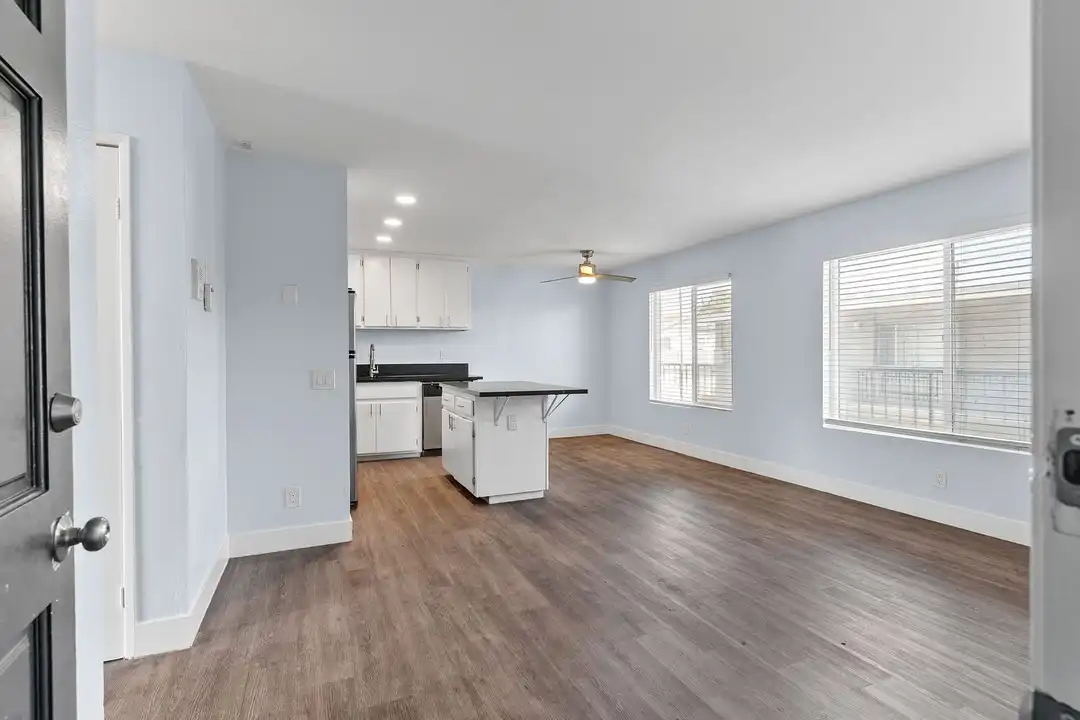 1066 Coronado Ave unit 202 – photo 1