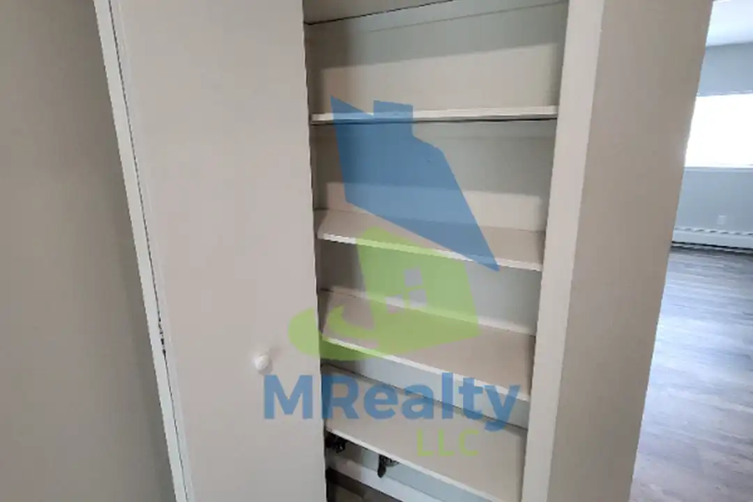 Apartment in Roseville - View 5