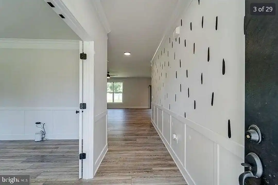 7 Limox Ln - View 3