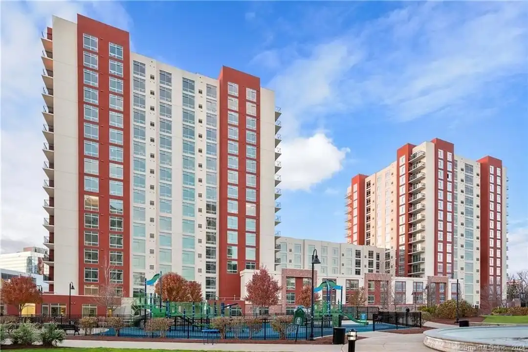 Apartment in Stamford - View 4