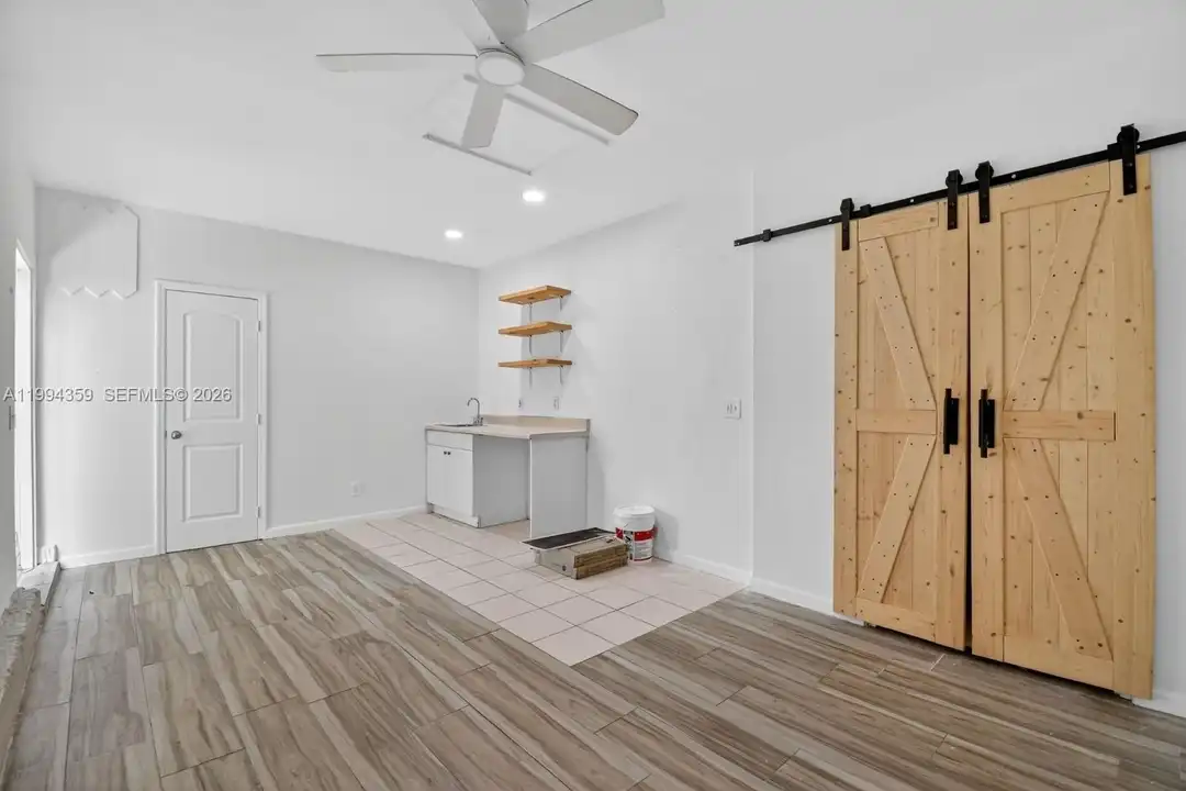 220 SW 16th St #BACK - View 4