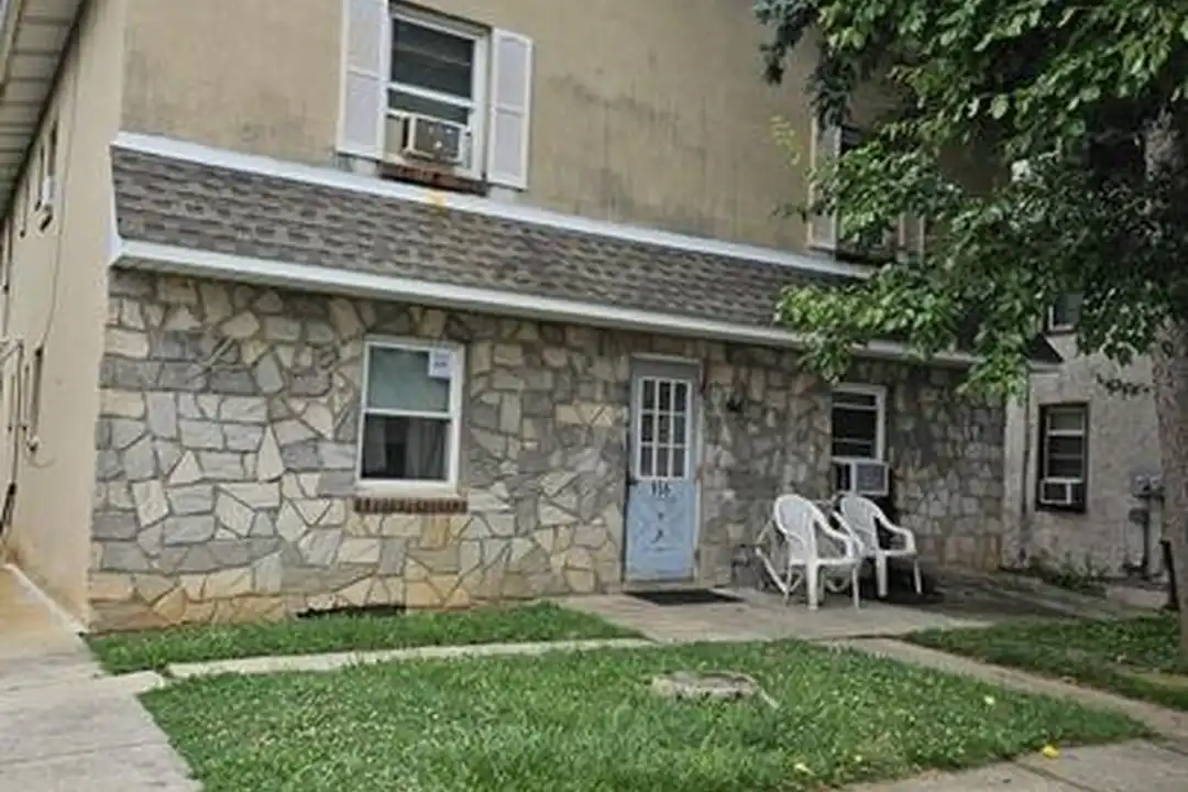 956 6th St unit 6 – photo 1 of 8