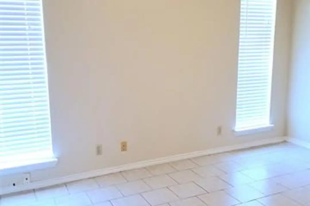 407 Gatewood Rd unit 407 - View 4