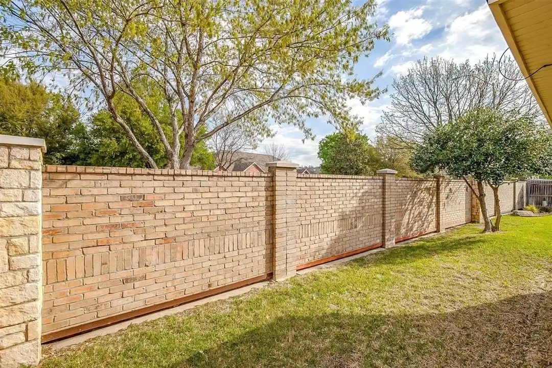 House in Fort Worth - View 4