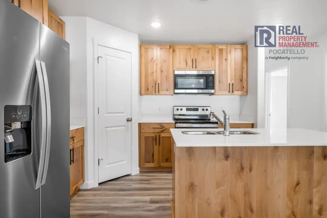 1014 W Quinn Rd unit #121 - View 2